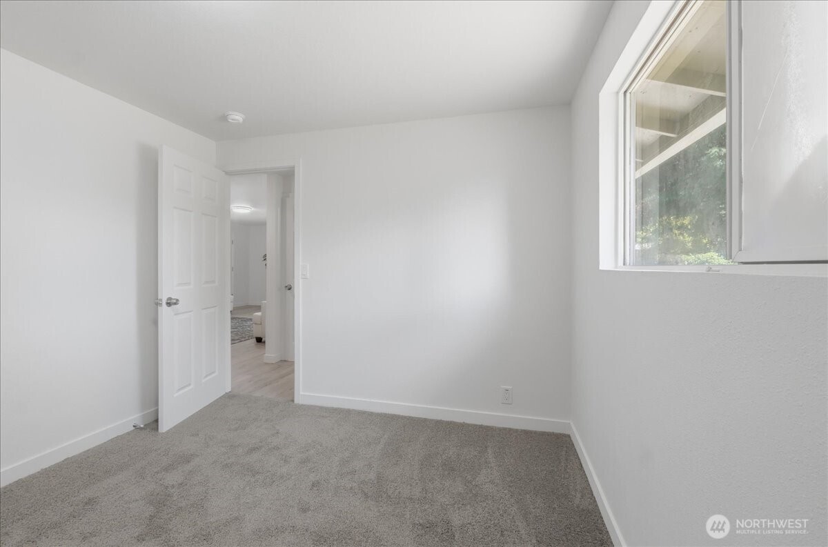 11407 Farwest Drive Property Photo 21