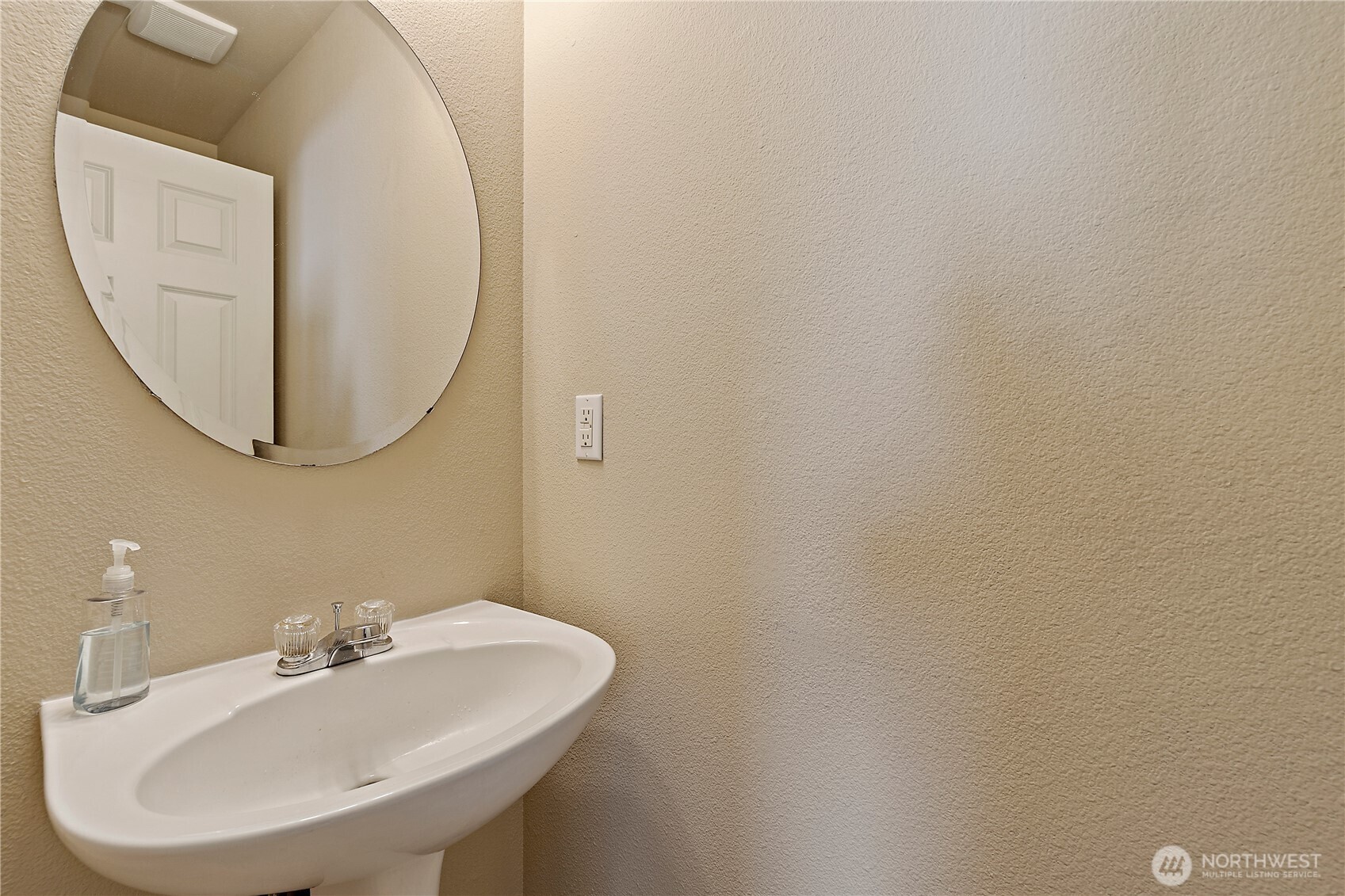 8412 205th Street Ct Property Photo 8