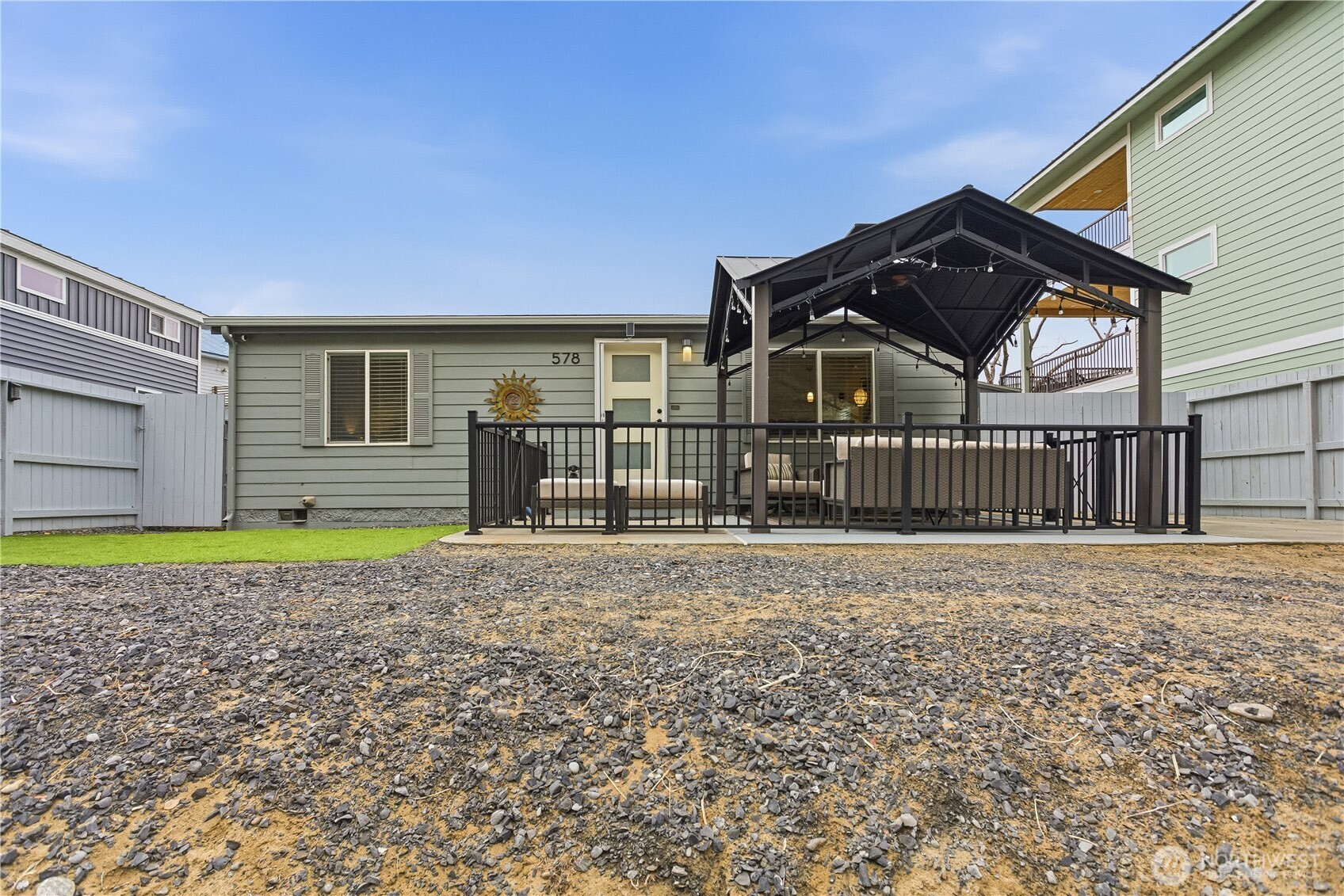 578 Sw Section Property Photo 1