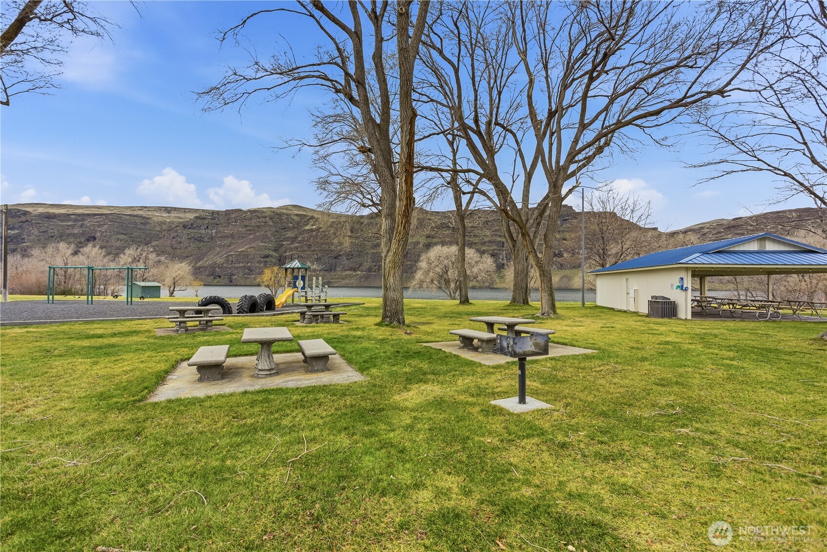578 Sw Section Property Photo 33