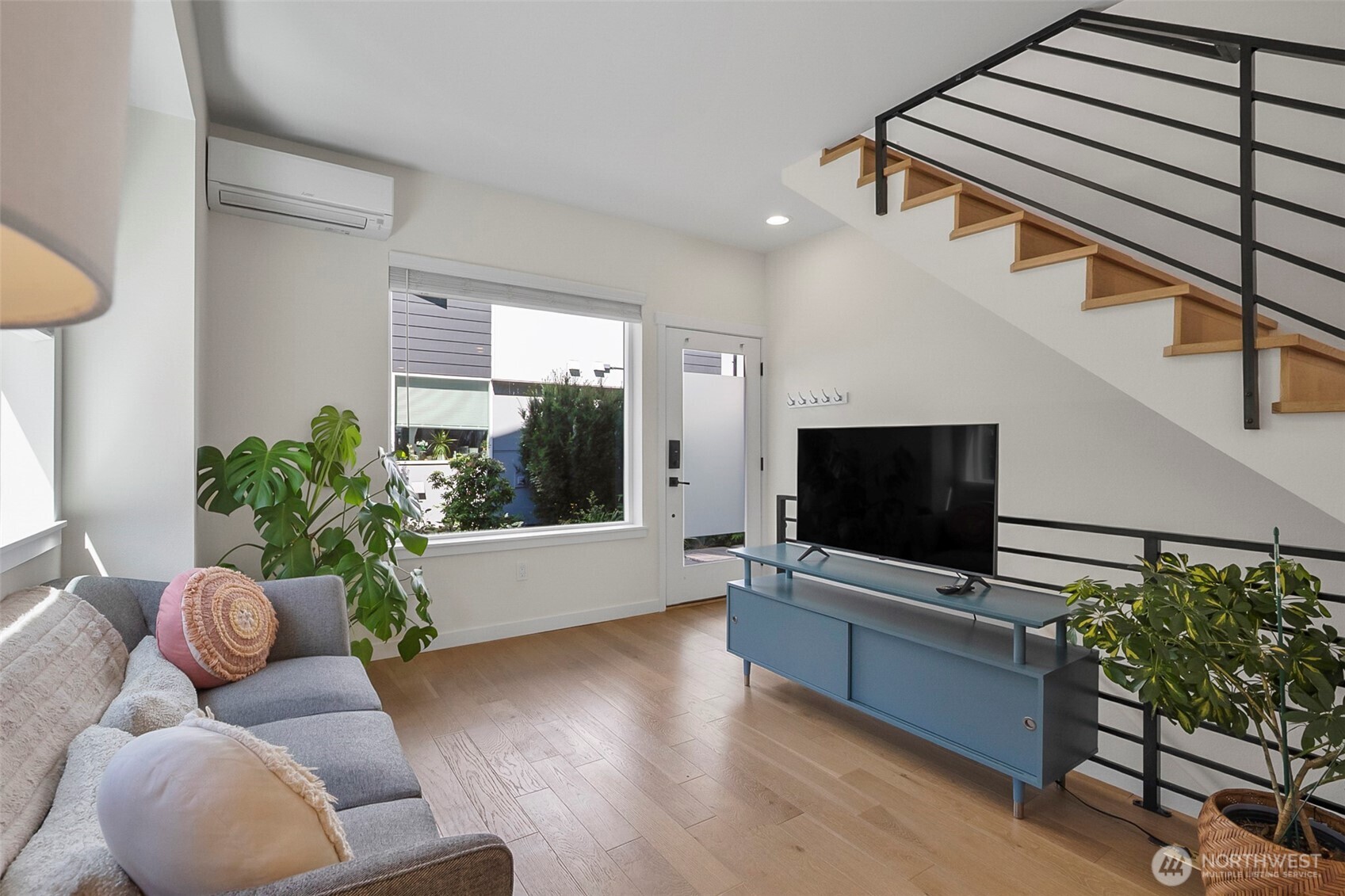 5244 Brooklyn Avenue A Property Photo 3