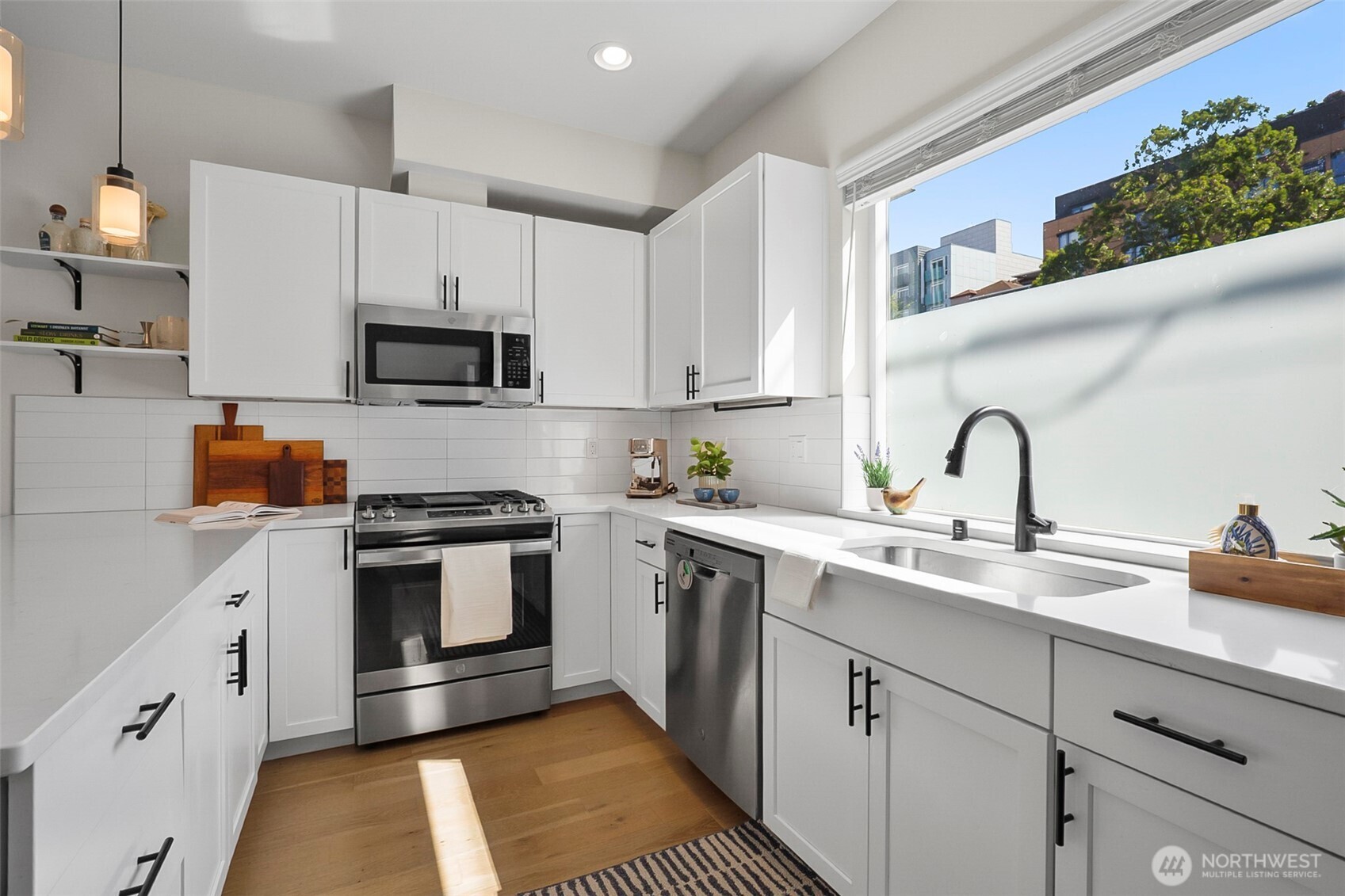 5244 Brooklyn Avenue A Property Photo 6