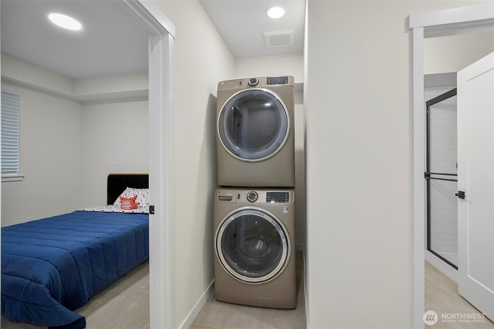 5244 Brooklyn Avenue A Property Photo 9