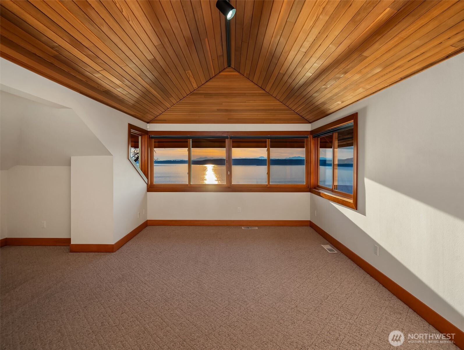 8204 East Side Drive Property Photo 22
