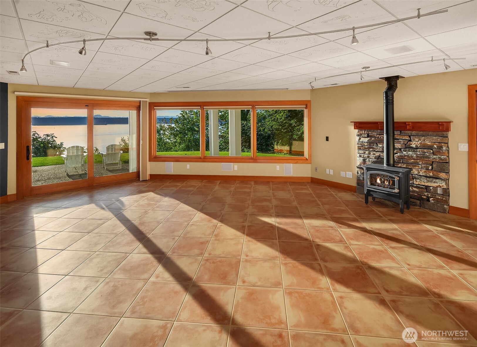 8204 East Side Drive Property Photo 27