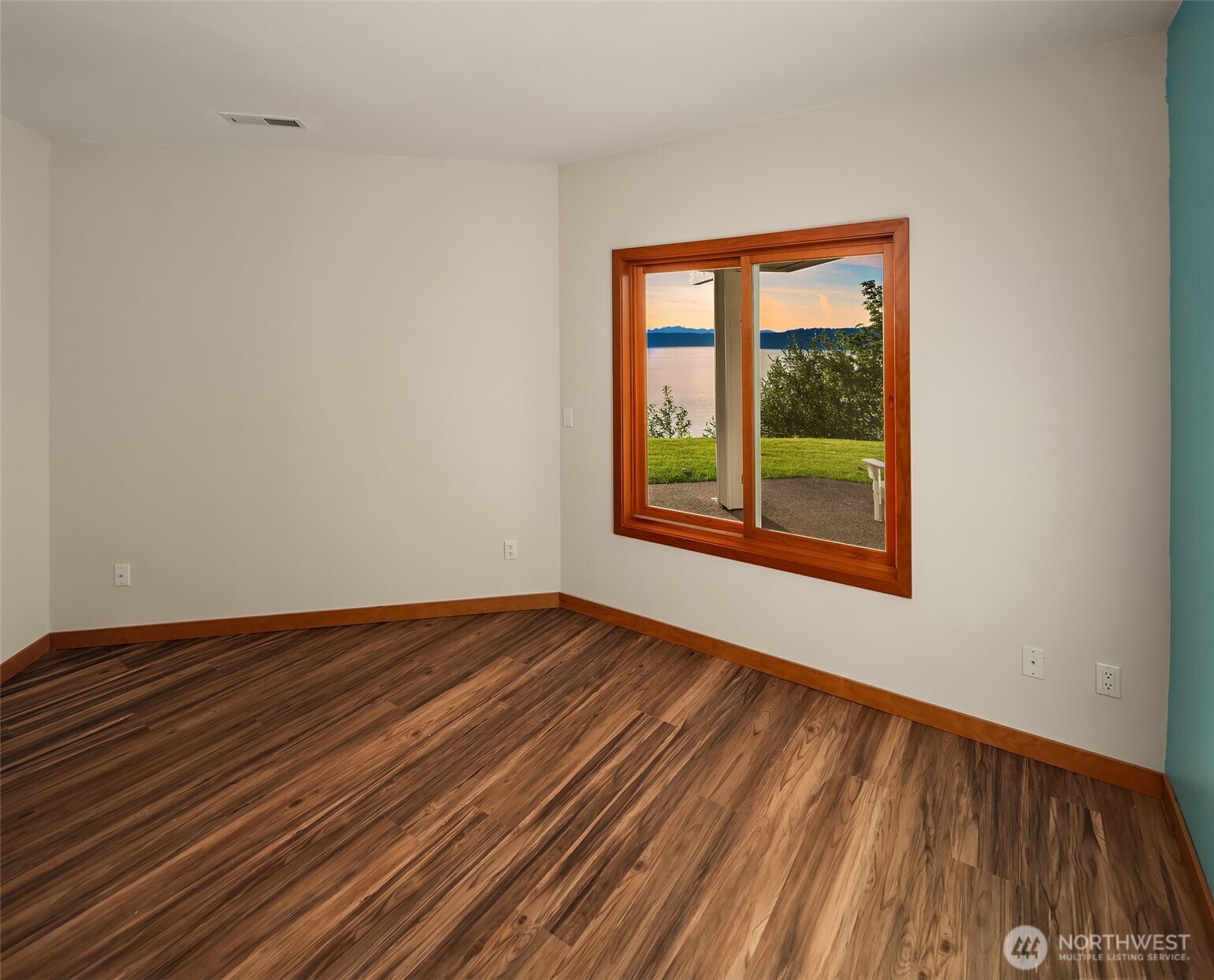 8204 East Side Drive Property Photo 31