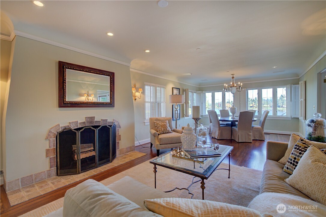 3608 Evergreen Point Road Property Photo 9