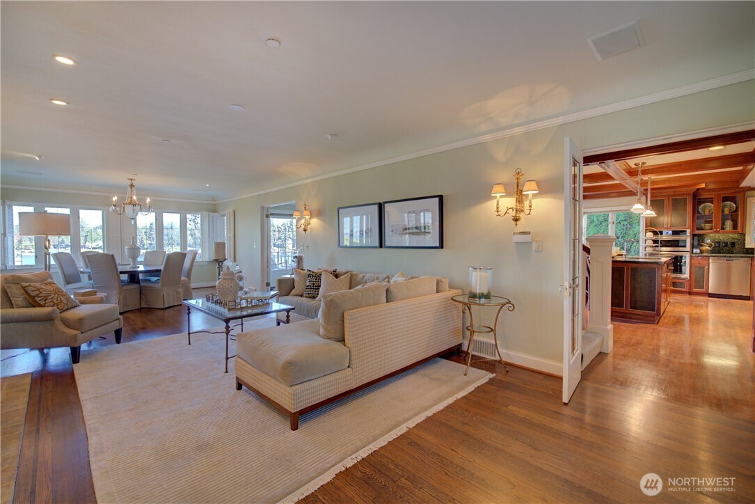 3608 Evergreen Point Road Property Photo 10