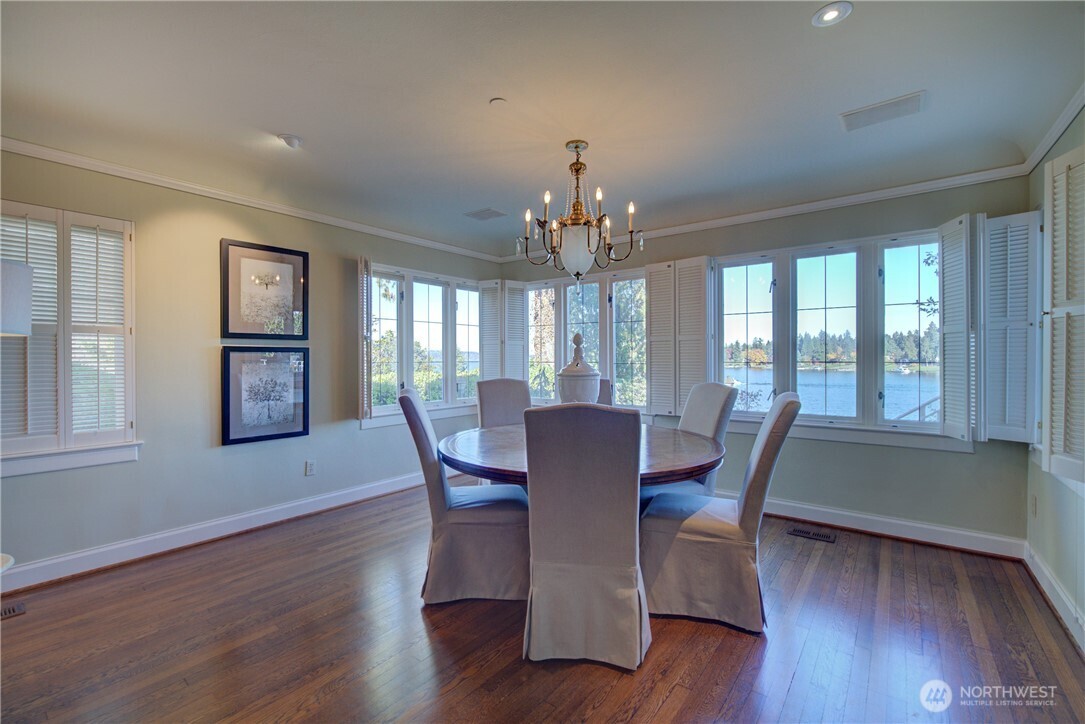 3608 Evergreen Point Road Property Photo 11