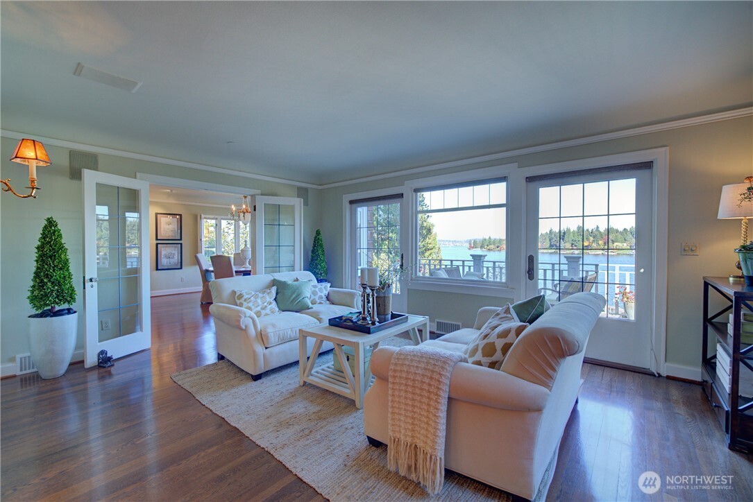3608 Evergreen Point Road Property Photo 13