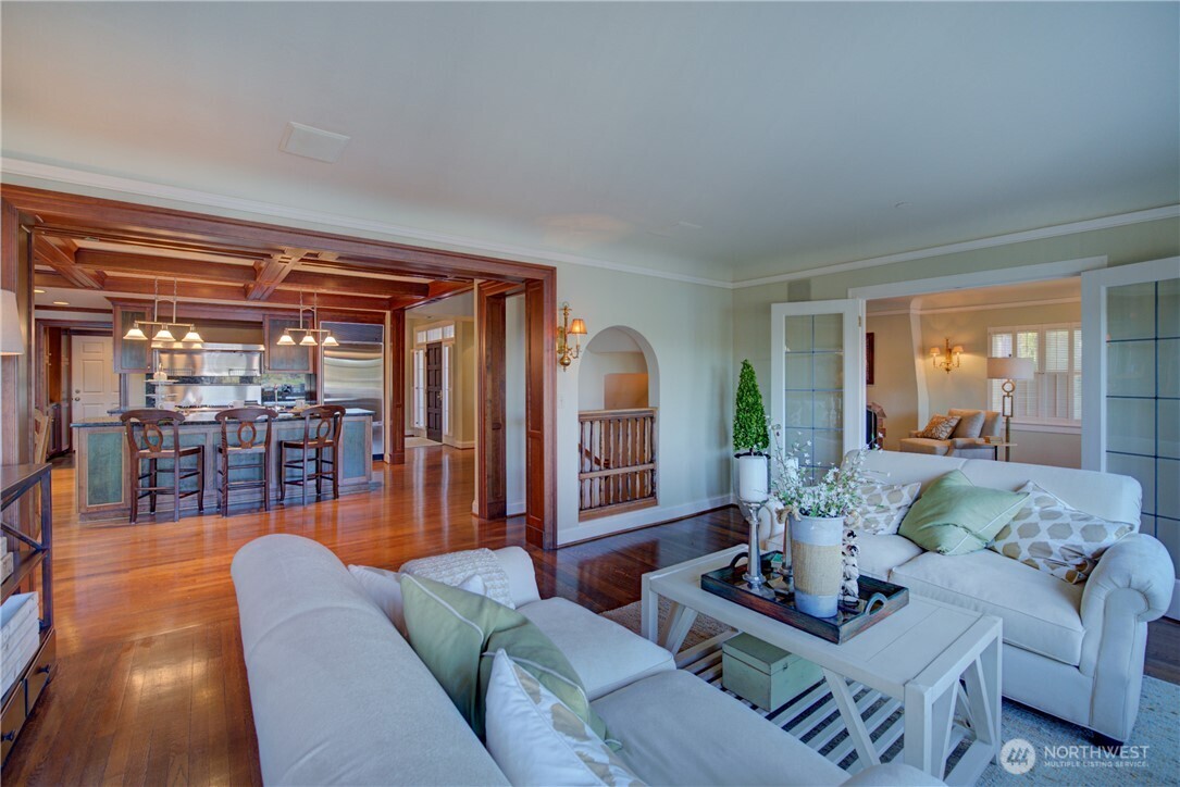 3608 Evergreen Point Road Property Photo 14