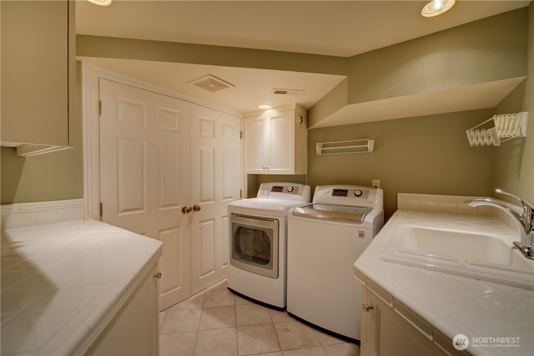 3608 Evergreen Point Road Property Photo 25