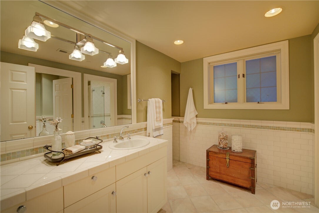 3608 Evergreen Point Road Property Photo 29