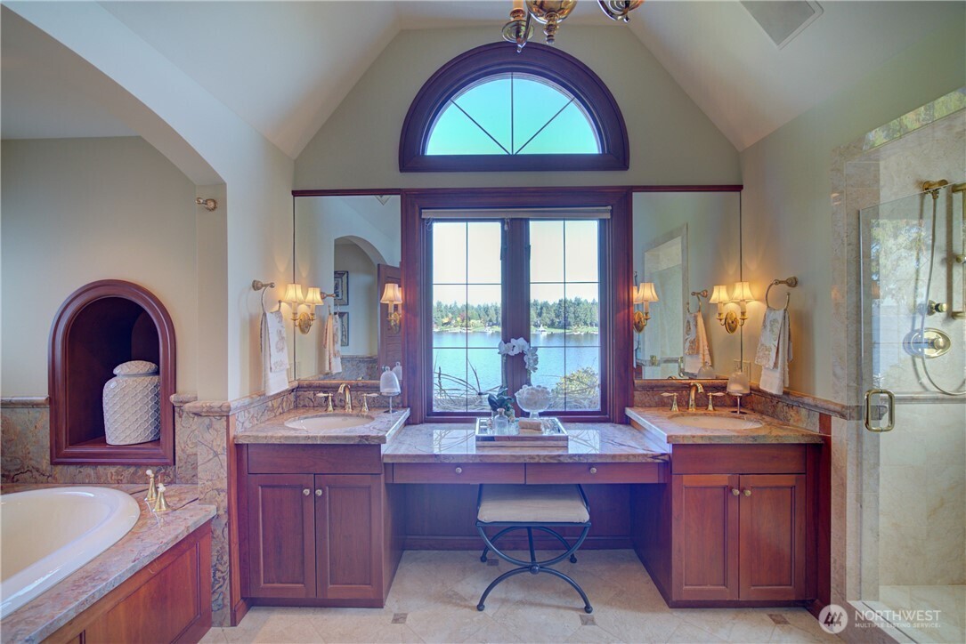 3608 Evergreen Point Road Property Photo 33