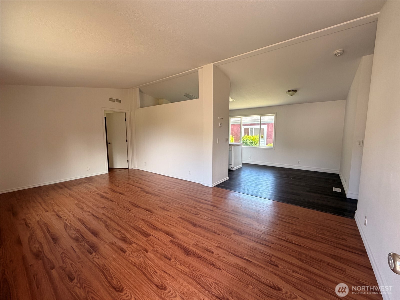 201 W Oakview Avenue 24 Property Photo 4