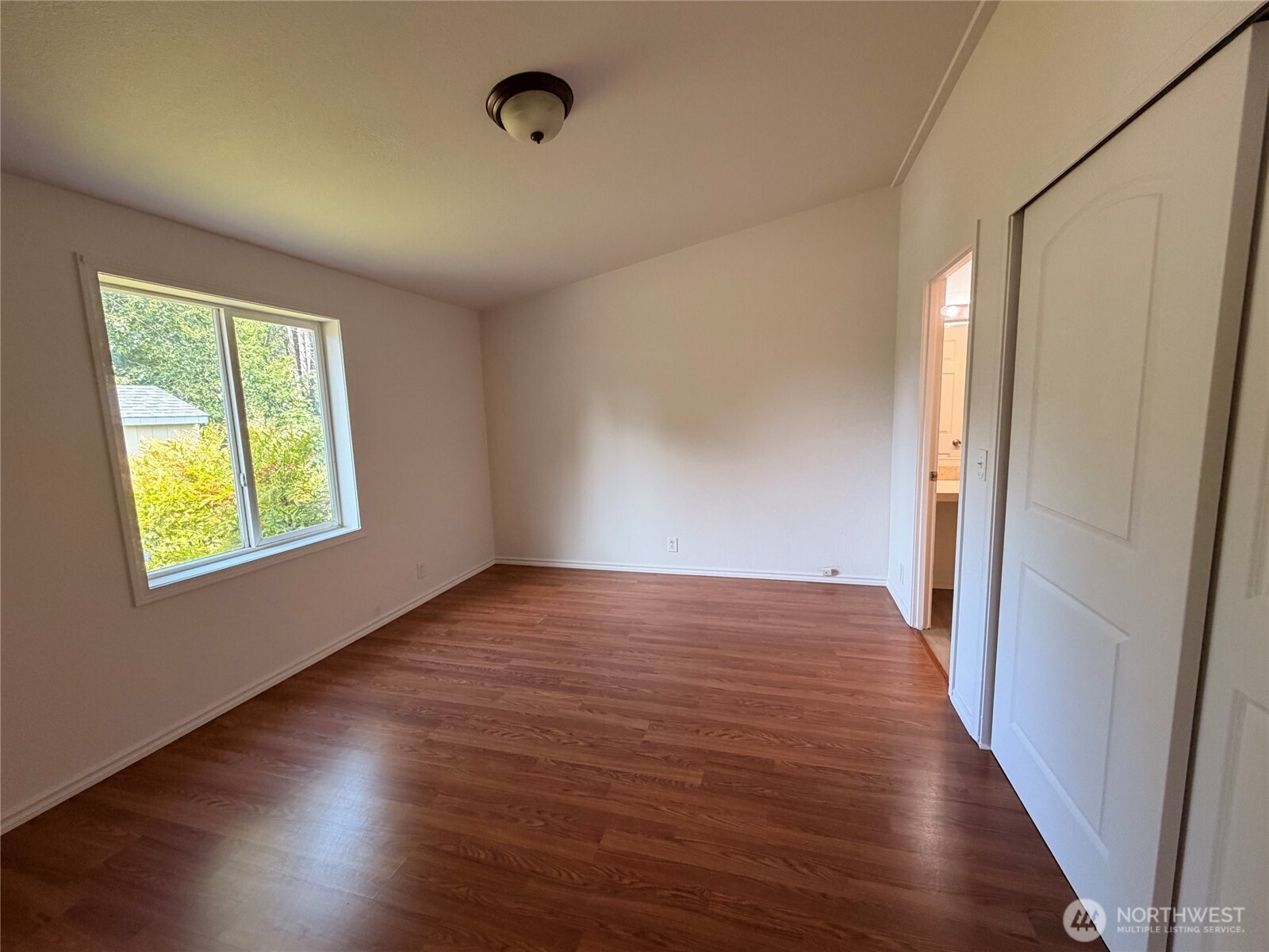 201 W Oakview Avenue 24 Property Photo 7