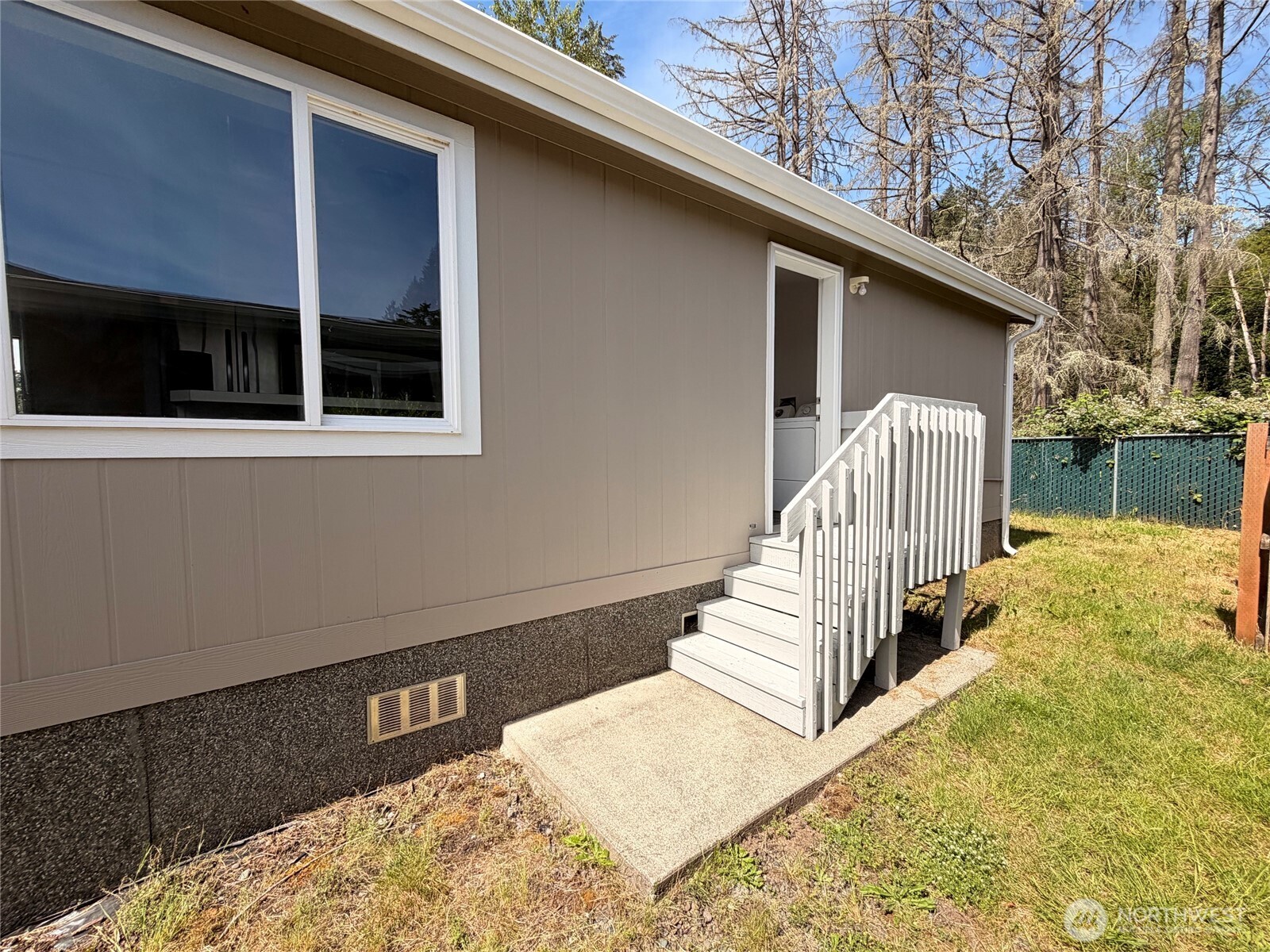 201 W Oakview Avenue 24 Property Photo 13