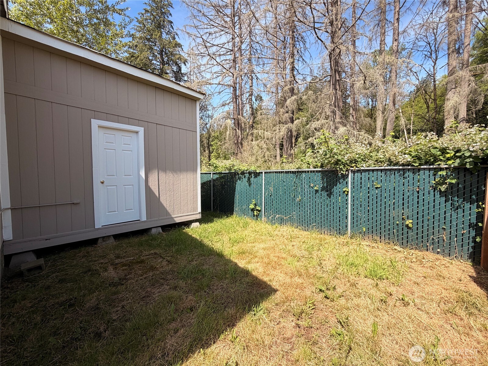 201 W Oakview Avenue 24 Property Photo 14