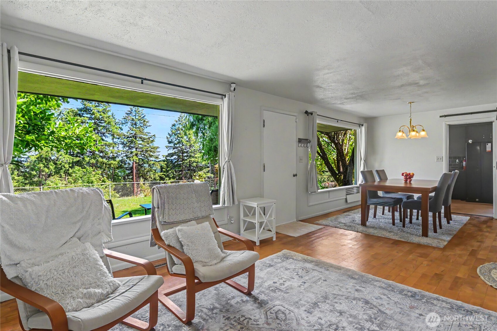 5669 Kitsap Way Property Photo 5