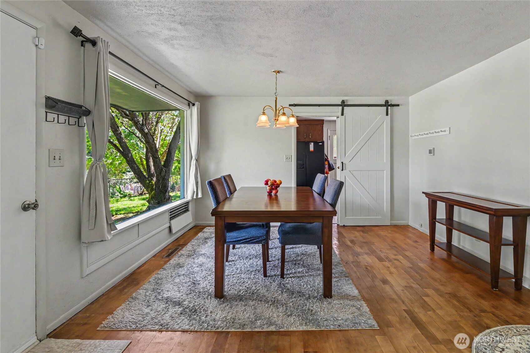5669 Kitsap Way Property Photo 6