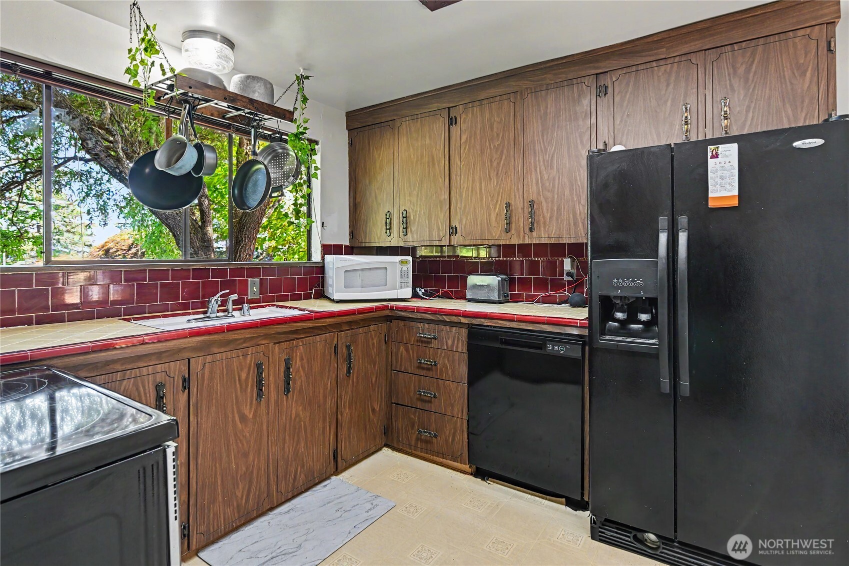 5669 Kitsap Way Property Photo 9
