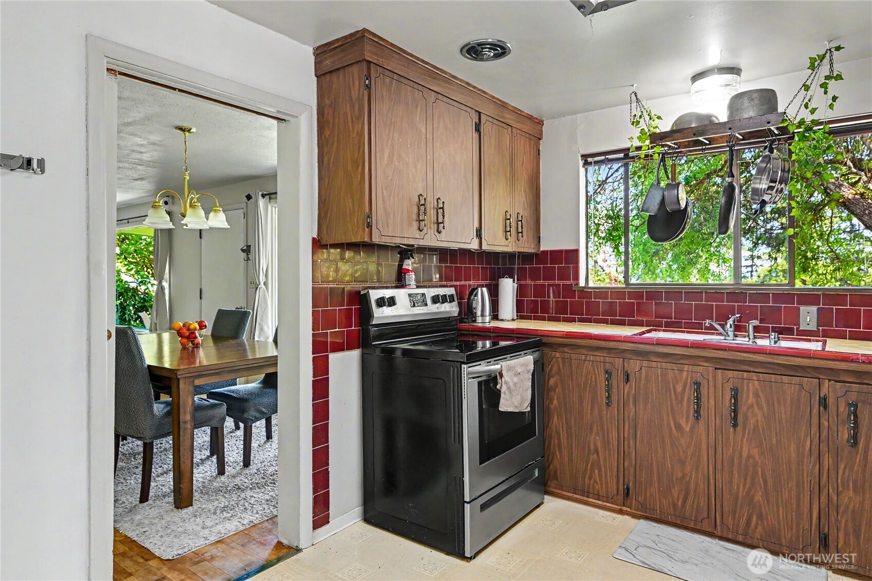 5669 Kitsap Way Property Photo 11