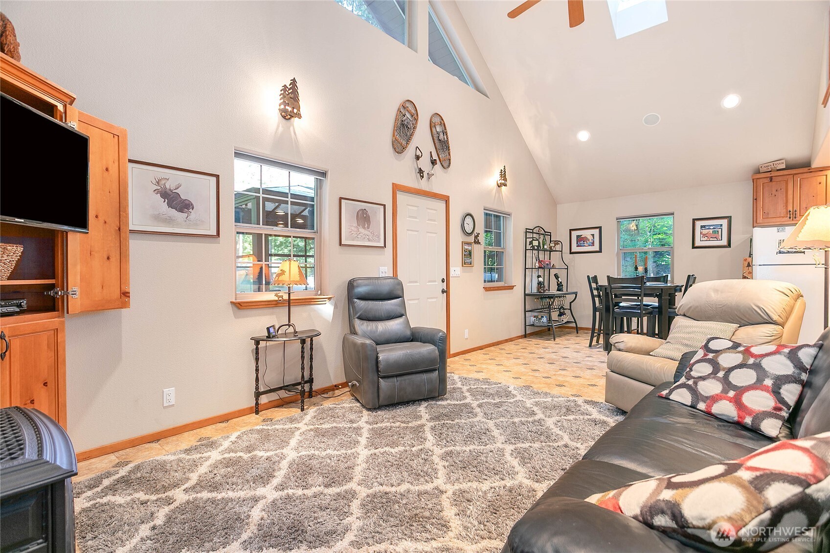 6978 Rainier Way Property Photo 5