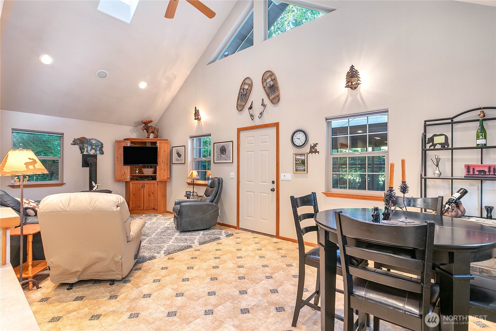 6978 Rainier Way Property Photo 6