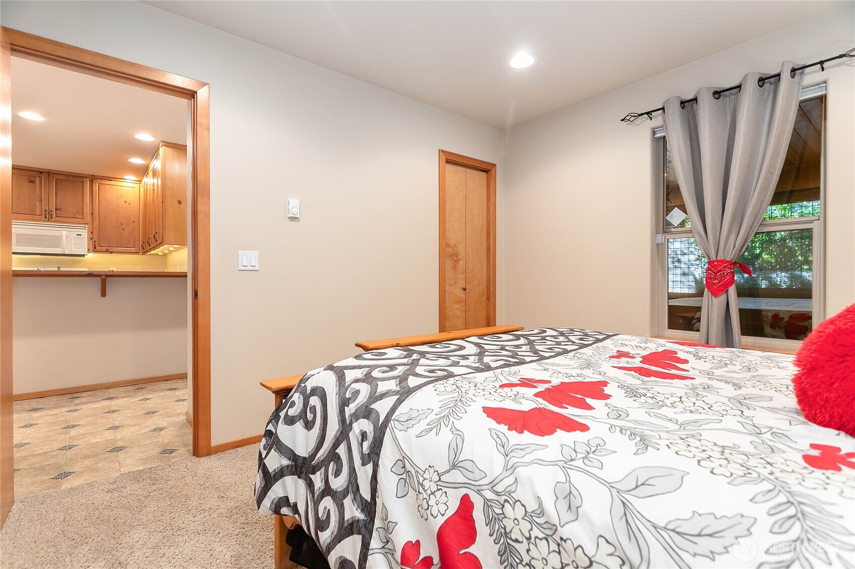 6978 Rainier Way Property Photo 13