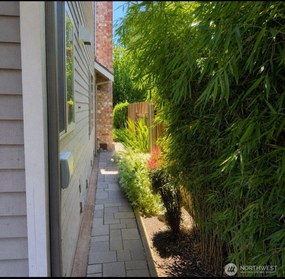 601 152nd Place Property Photo 35