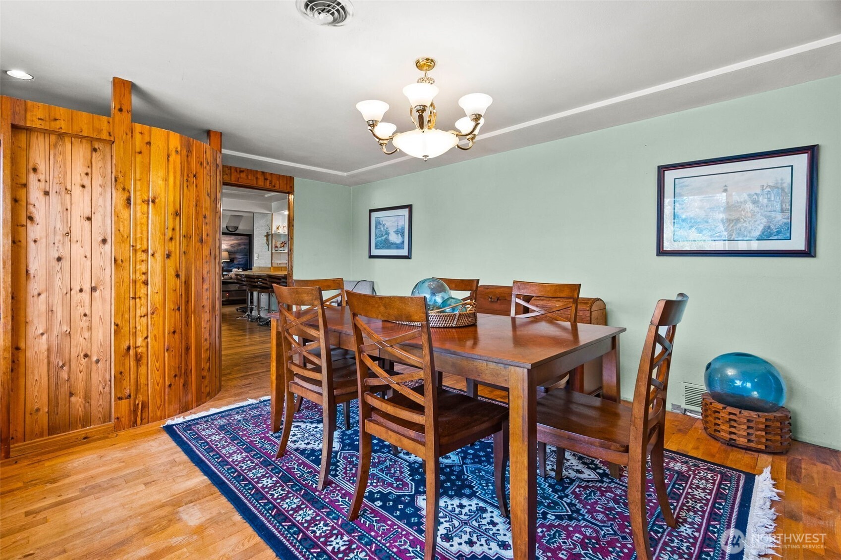 221 W Hunley Property Photo 8