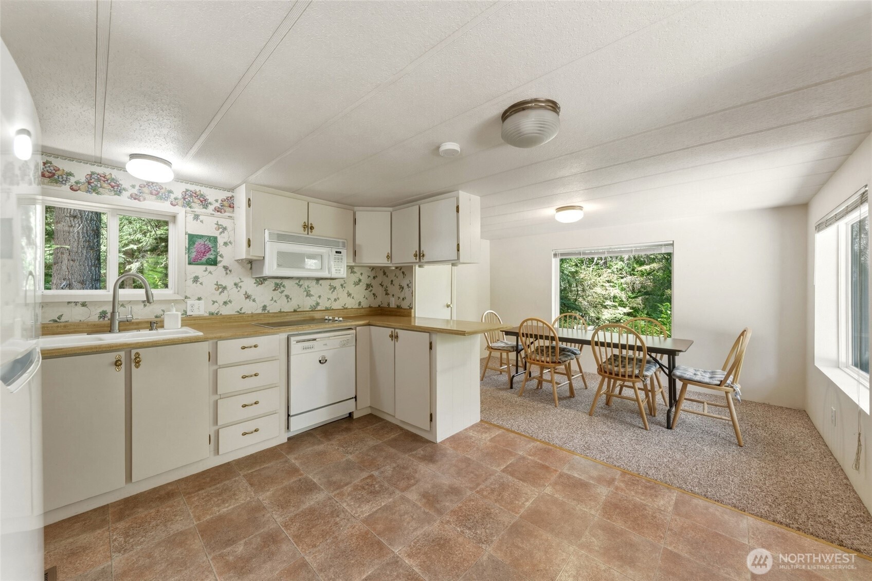 1323 N Touchet Road Property Photo 6