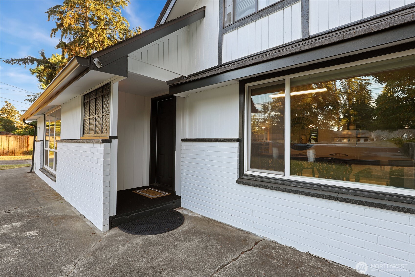 8406 Paine Street Property Photo 2