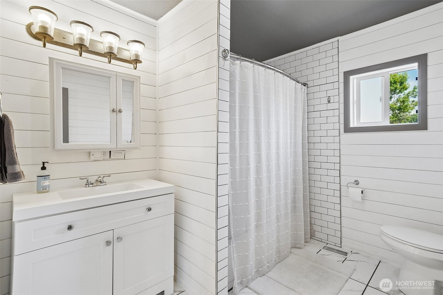 221 3rd Avenue Property Photo 5