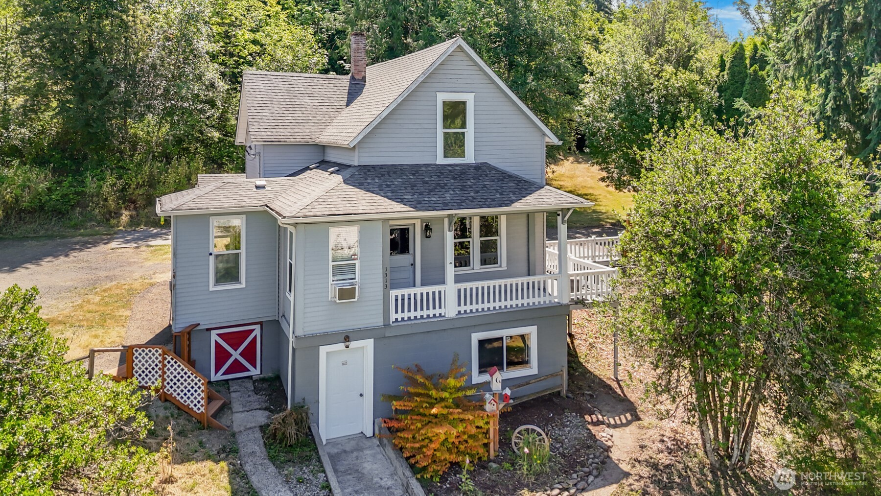 1313 Ferrier Road Property Photo 1