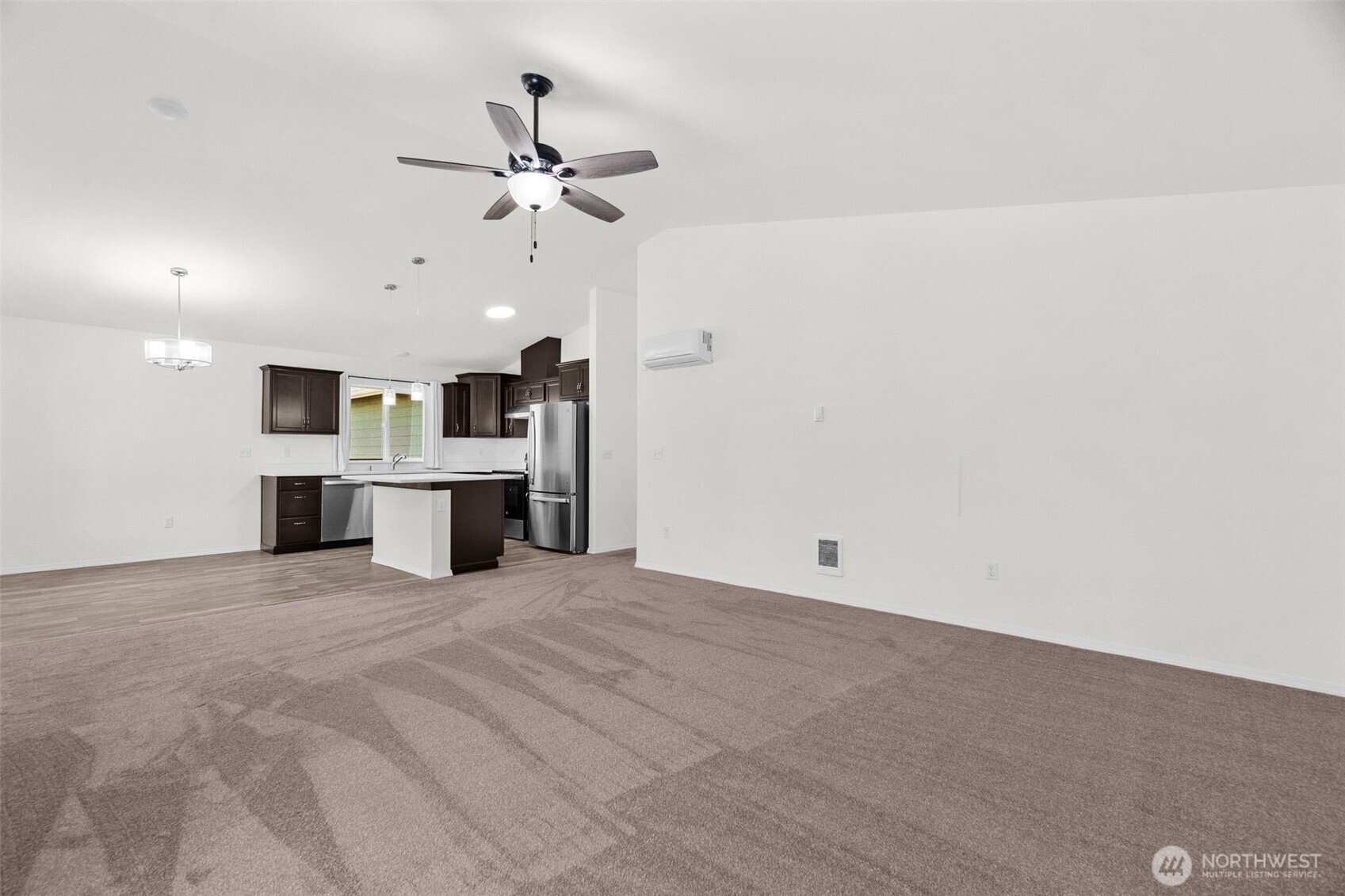40 E Snowcrest Lane Property Photo 9