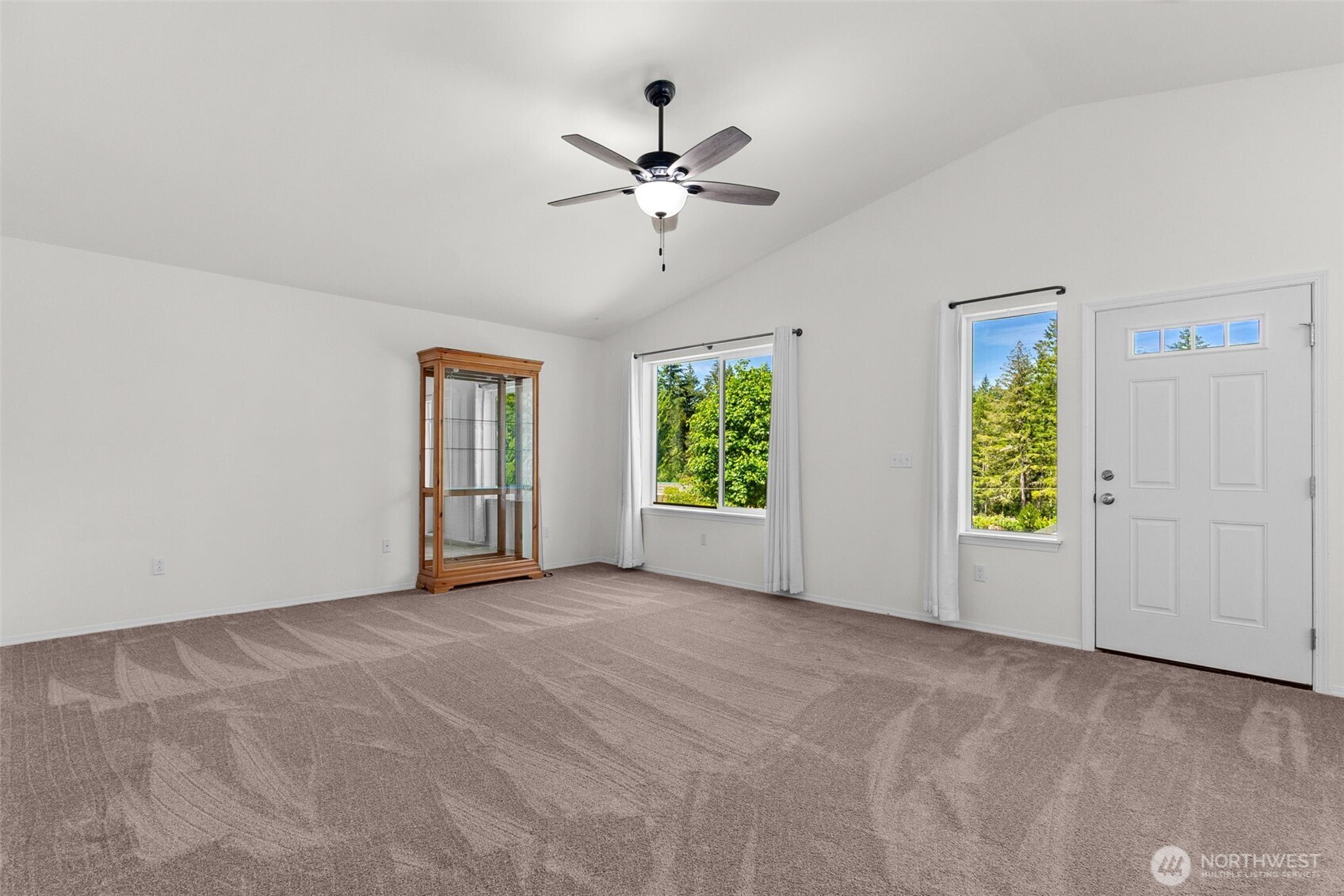 40 E Snowcrest Lane Property Photo 12