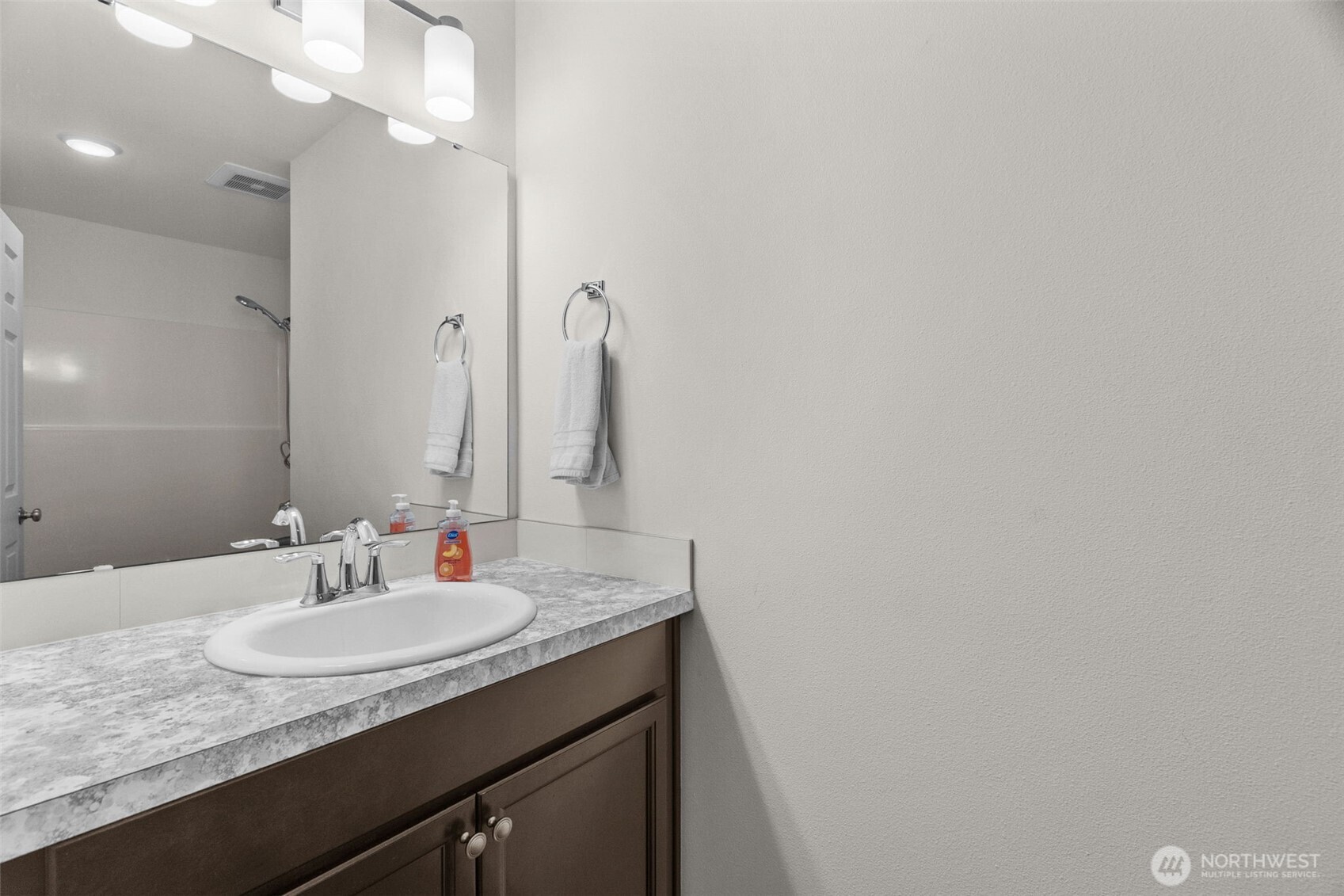40 E Snowcrest Lane Property Photo 24
