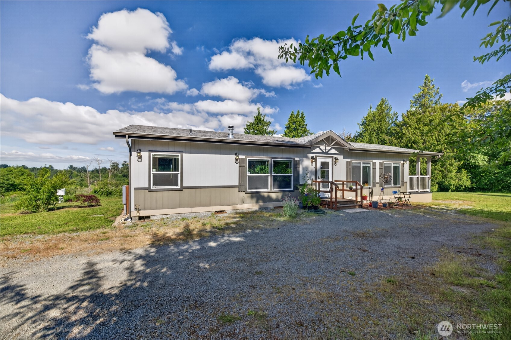 3973 Francis Road Property Photo 2