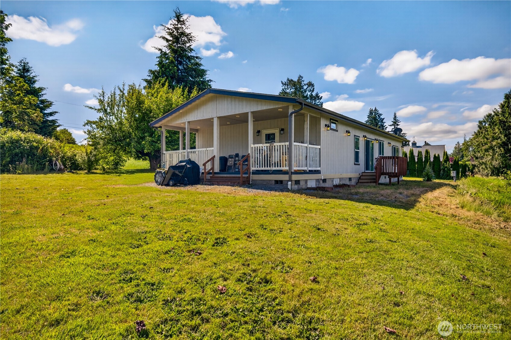 3973 Francis Road Property Photo 4