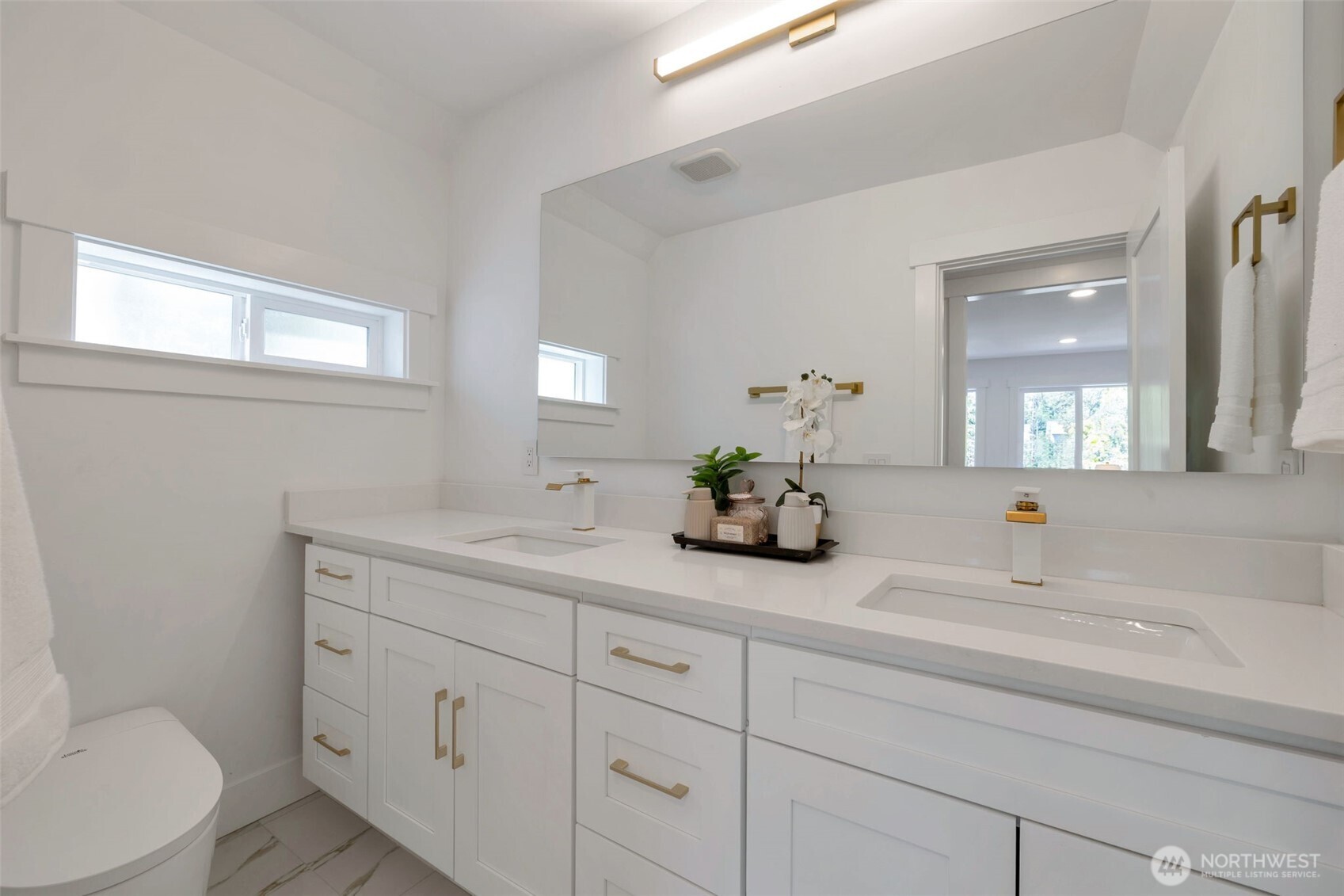5109 S Willow Street Property Photo 15