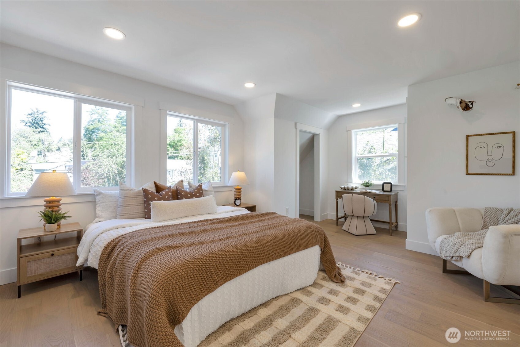5109 S Willow Street Property Photo 16