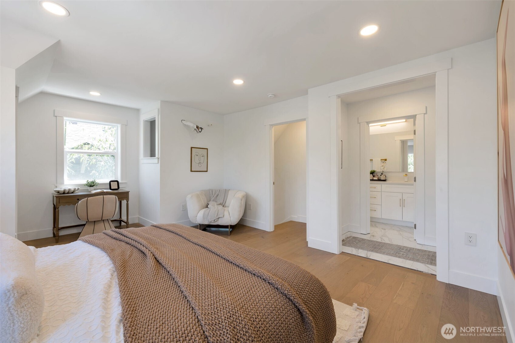 5109 S Willow Street Property Photo 17