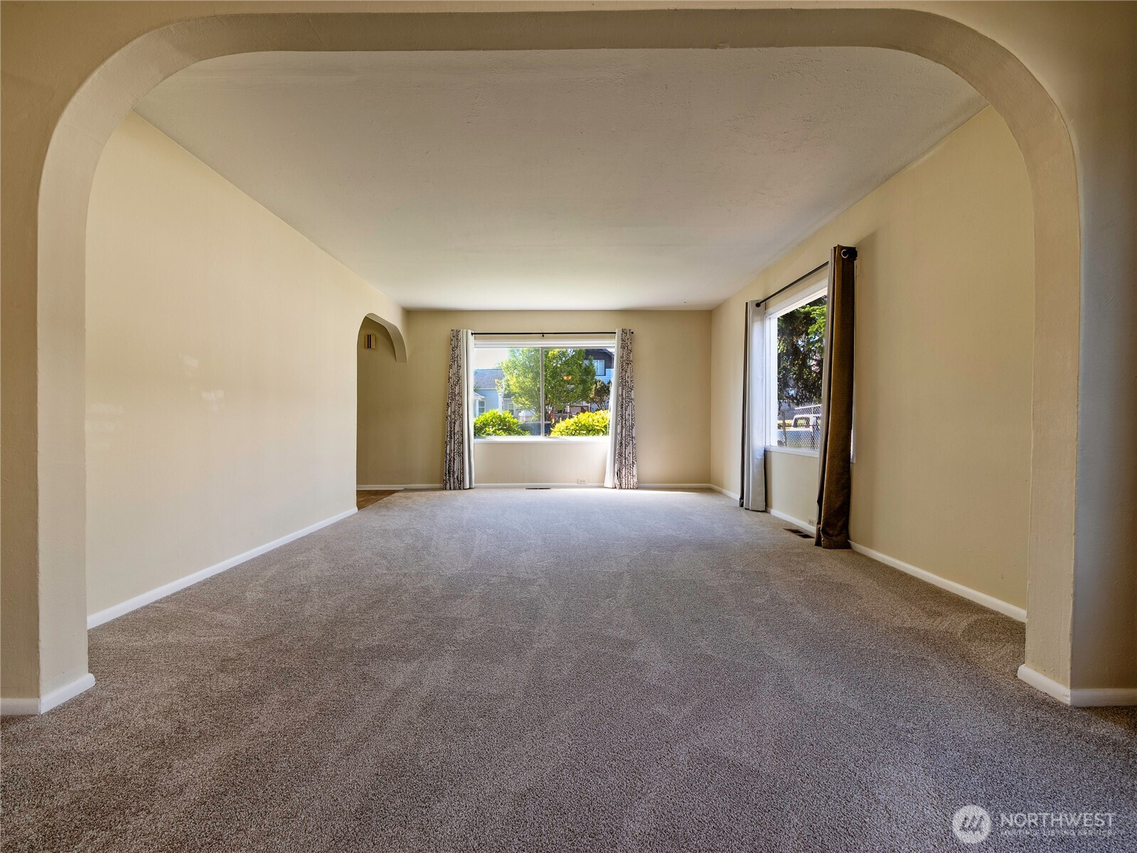 1615 E Wright Avenue Property Photo 7