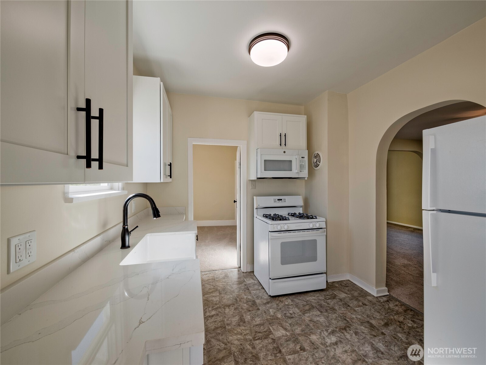 1615 E Wright Avenue Property Photo 11