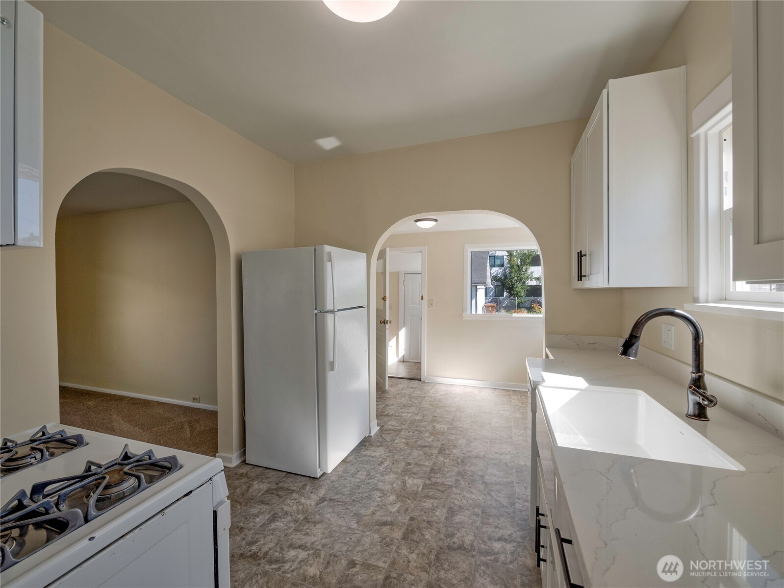 1615 E Wright Avenue Property Photo 12