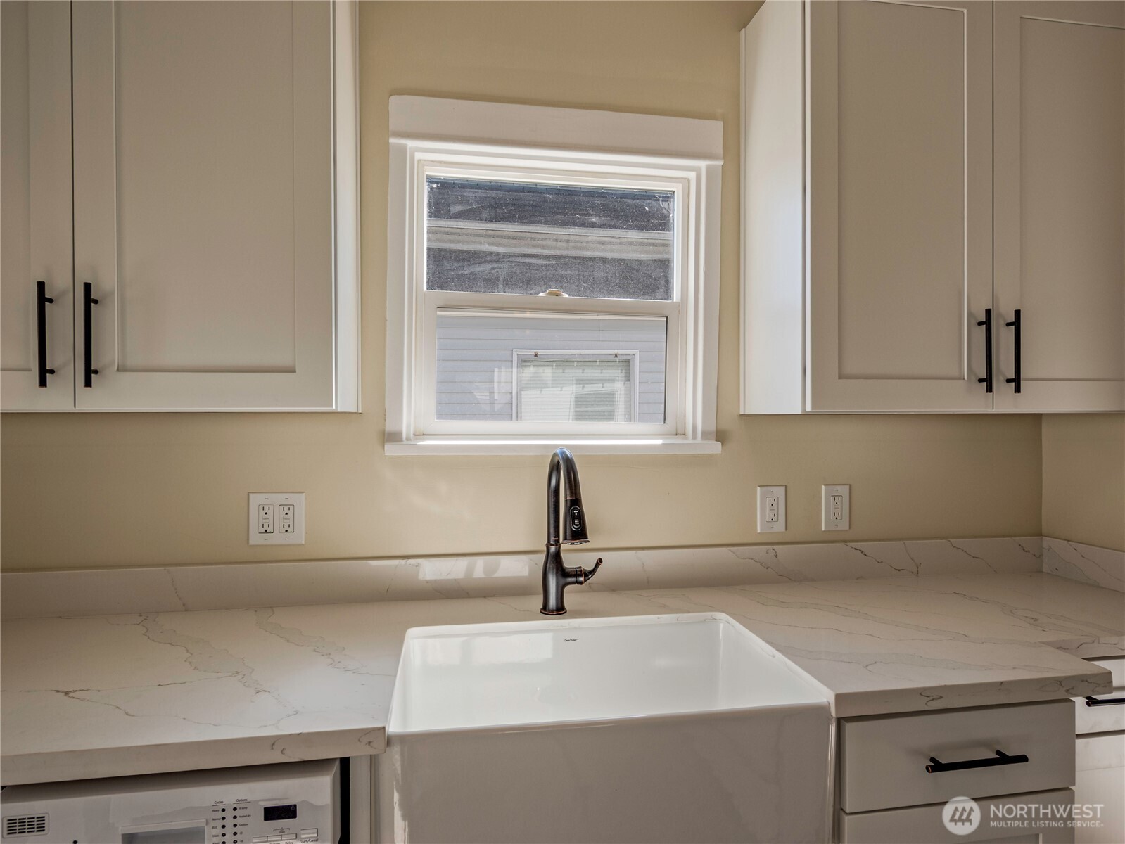 1615 E Wright Avenue Property Photo 13