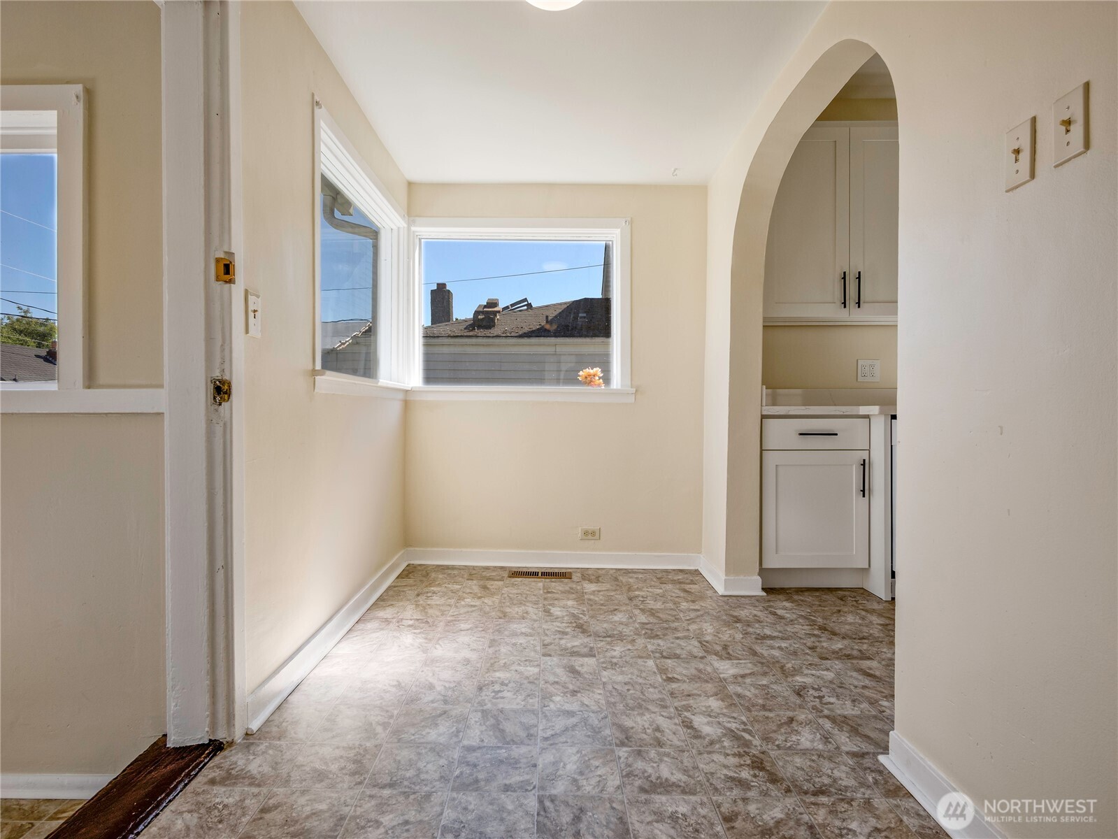 1615 E Wright Avenue Property Photo 14