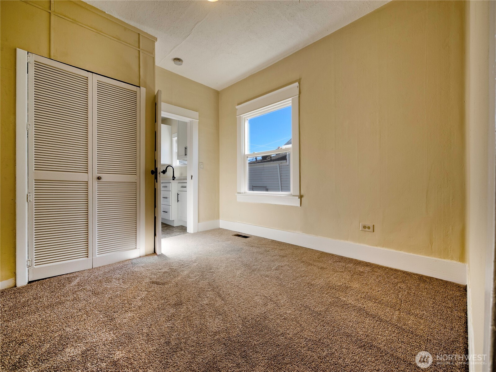 1615 E Wright Avenue Property Photo 17