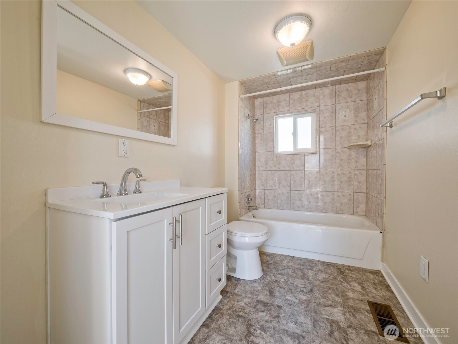 1615 E Wright Avenue Property Photo 18